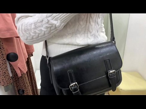 ❤️ Masturbasi publik dari jalang muda FeralBerry dengan dildo di kamar pas ️ Porno pada kami id.porn-evooli.ru